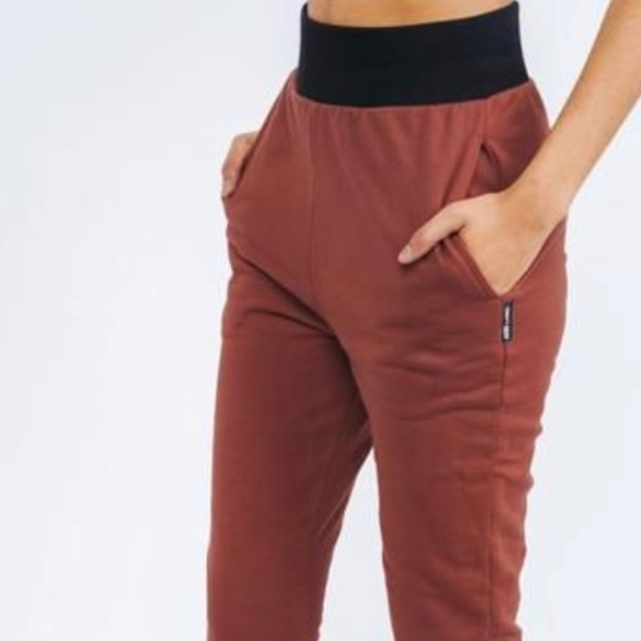 Rust Leigh Jogger - Picture 3 of 4